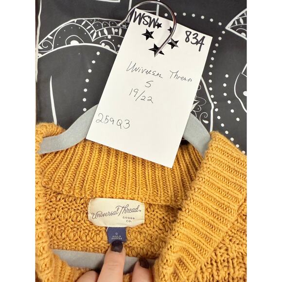 Universal Thread Sweater Women's Small Mustard Chunky Knit - Picture 3 of 5
